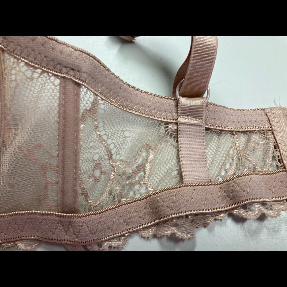 Lacy Tan Bra, Size 36D - Picture 5 of 12